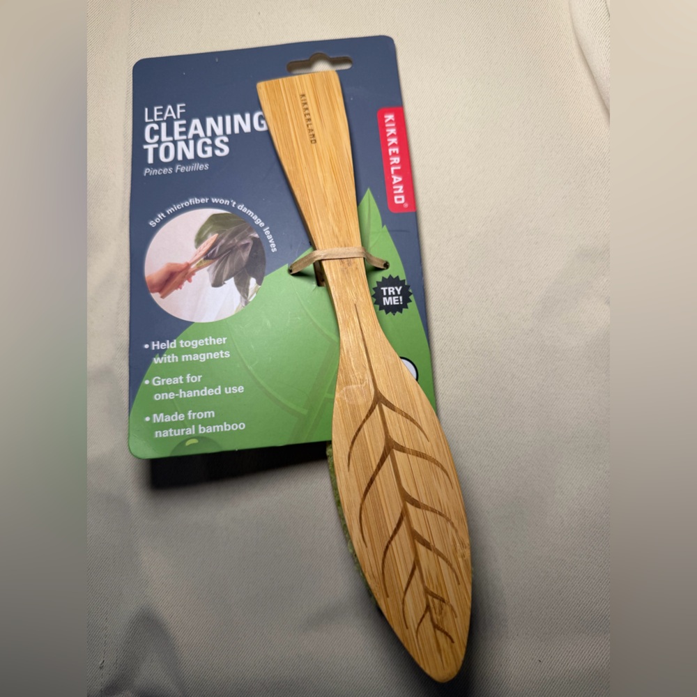 Kikkerland Bamboo Leaf Cleaning Tongs - Natural Light Brown
